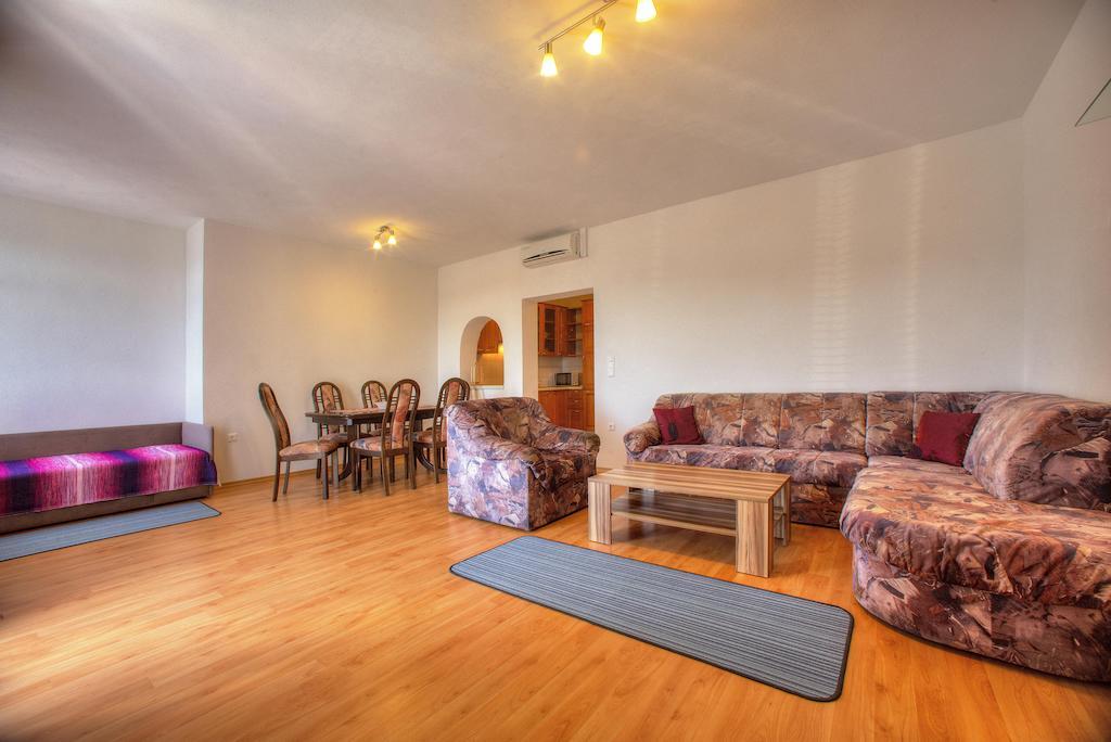 Apartments Peran Šibenik Стая снимка