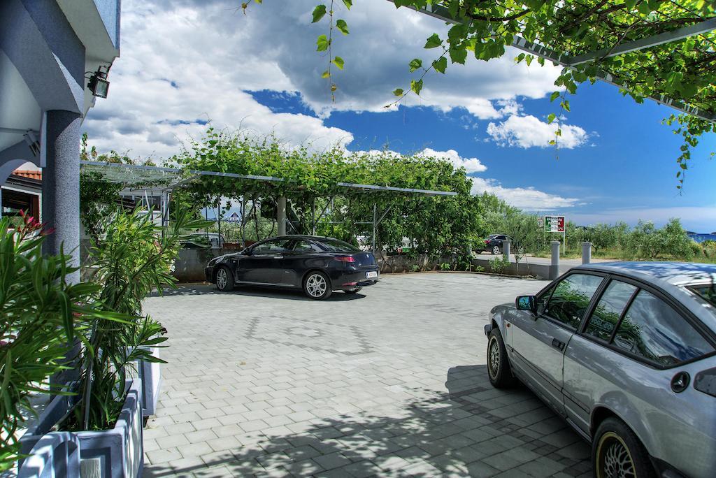 Apartments Peran Šibenik Стая снимка