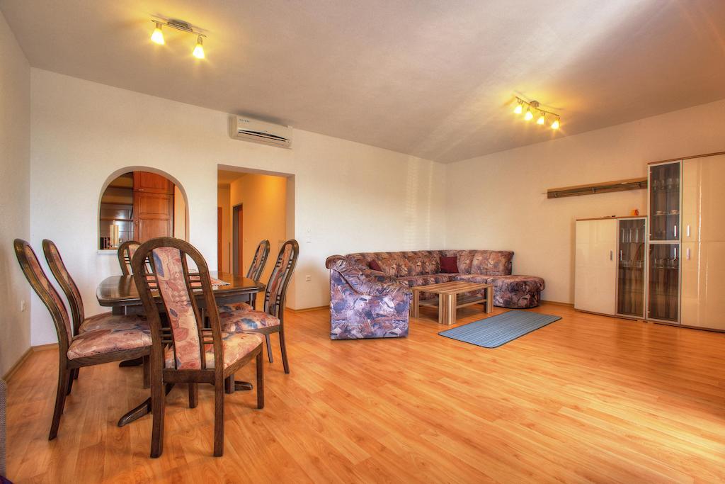 Apartments Peran Šibenik Стая снимка